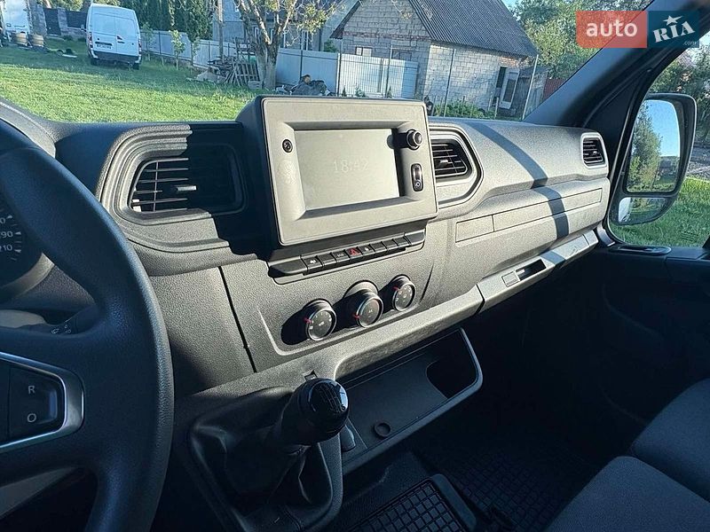 Грузовой фургон Renault Master 2022 в Радивилове