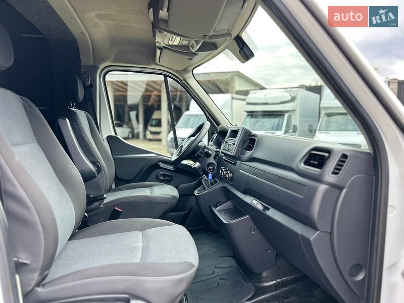 Тентованый Renault Master 2022 в Хусте