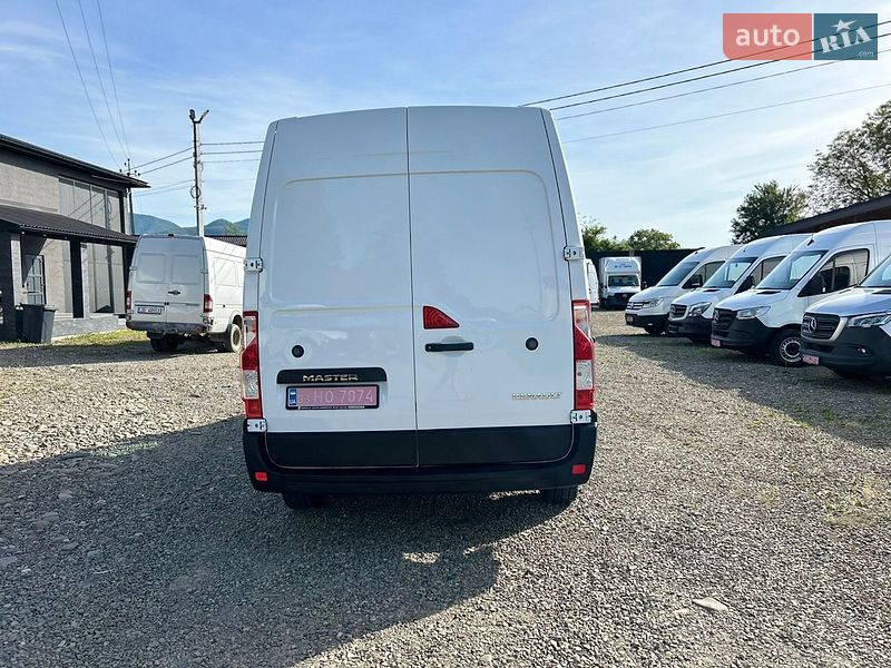 Вантажний фургон Renault Master 2022 в Хусті