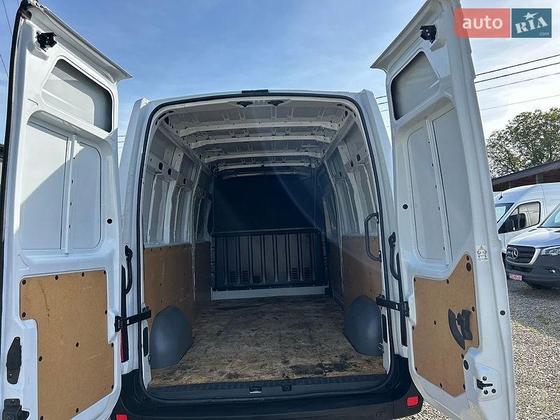 Вантажний фургон Renault Master 2022 в Хусті