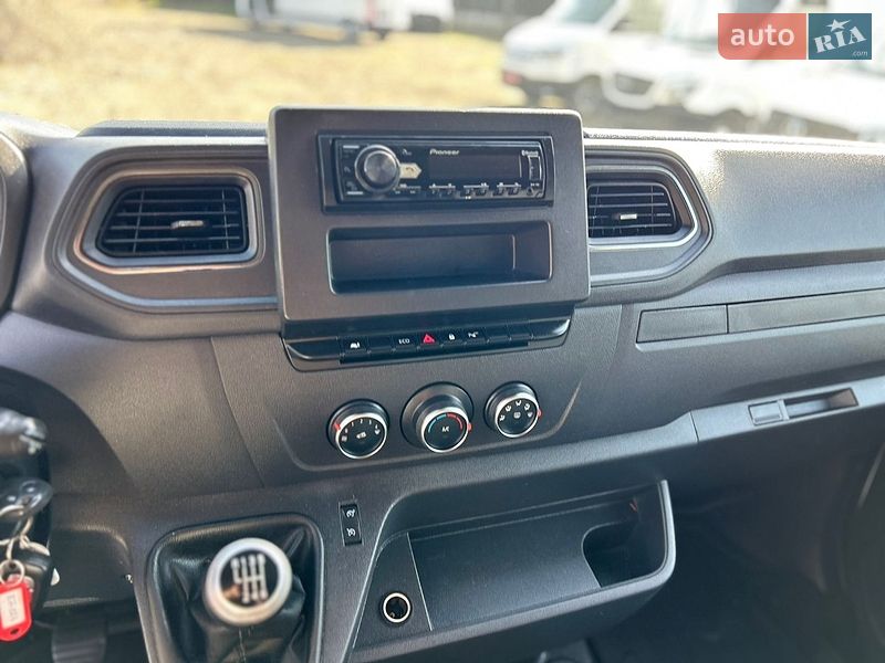 Вантажний фургон Renault Master 2022 в Хусті