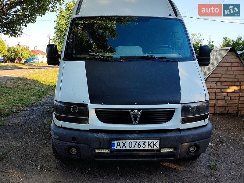 Вантажний фургон Renault Master 2003 в Харкові