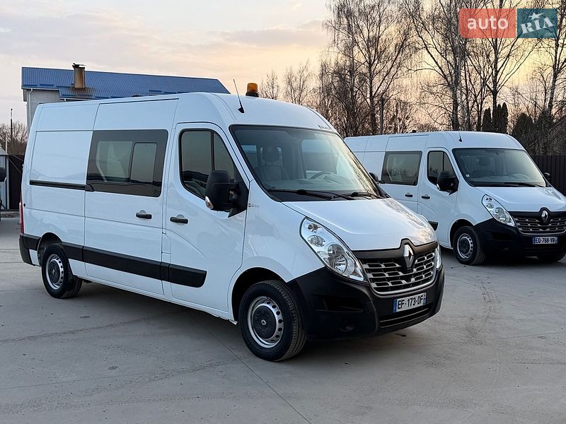 Вантажопасажирський фургон Renault Master 2016 в Млиніві