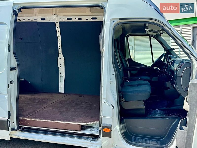 Грузовой фургон Renault Master 2015 в Киеве