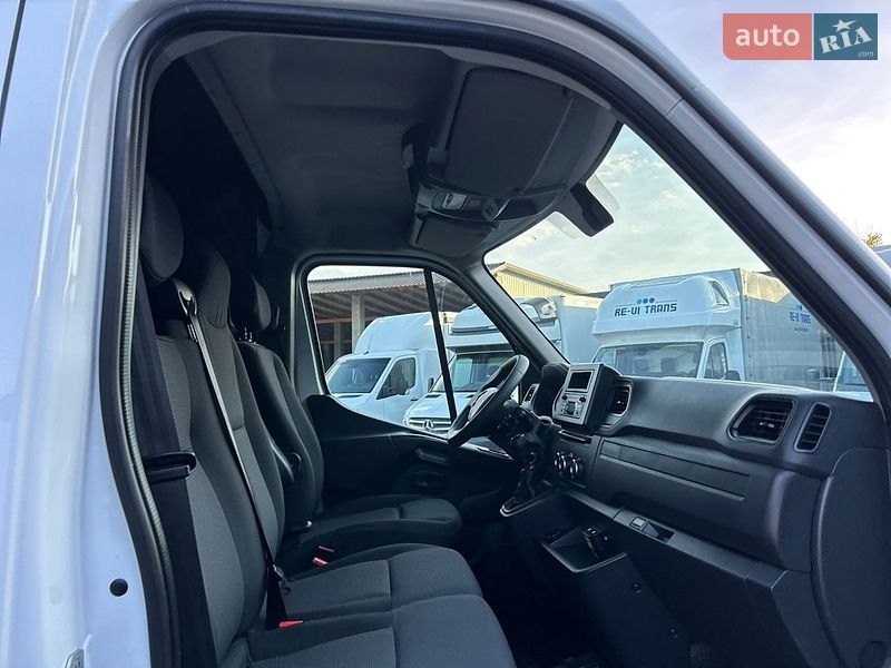 Вантажний фургон Renault Master 2023 в Хусті