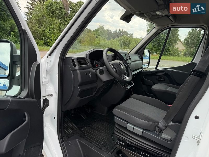 Вантажний фургон Renault Master 2022 в Радивиліві