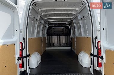 Вантажний фургон Renault Master 2022 в Радивиліві