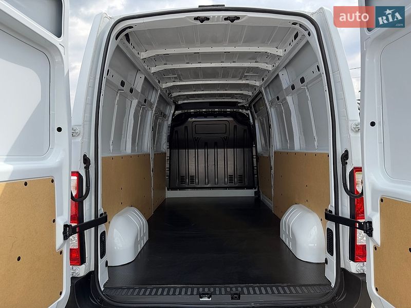 Вантажний фургон Renault Master 2022 в Радивиліві
