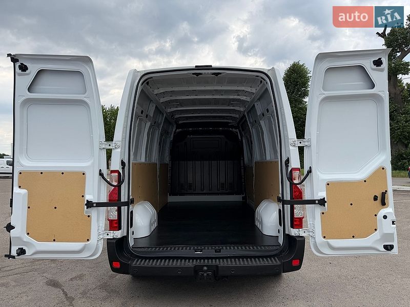 Вантажний фургон Renault Master 2022 в Радивиліві