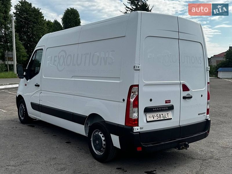 Вантажний фургон Renault Master 2018 в Рівному
