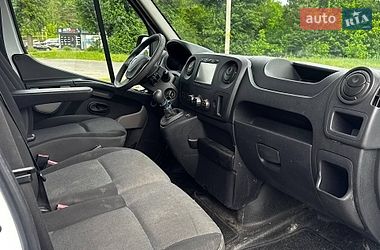 Вантажний фургон Renault Master 2018 в Рівному
