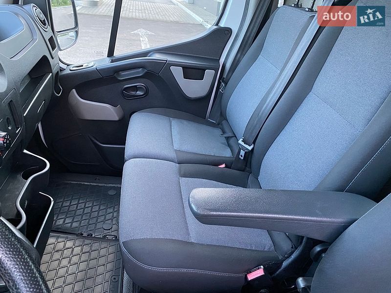 Евакуатор Renault Master 2018 в Радивиліві