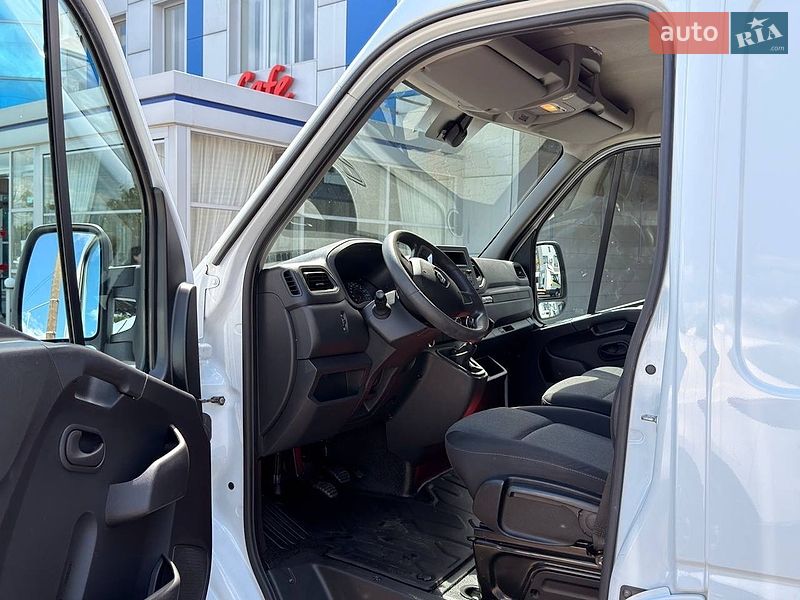Вантажопасажирський фургон Renault Master 2022 в Полтаві