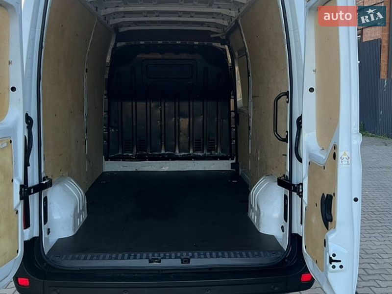 Грузовой фургон Renault Master 2021 в Нововолынске