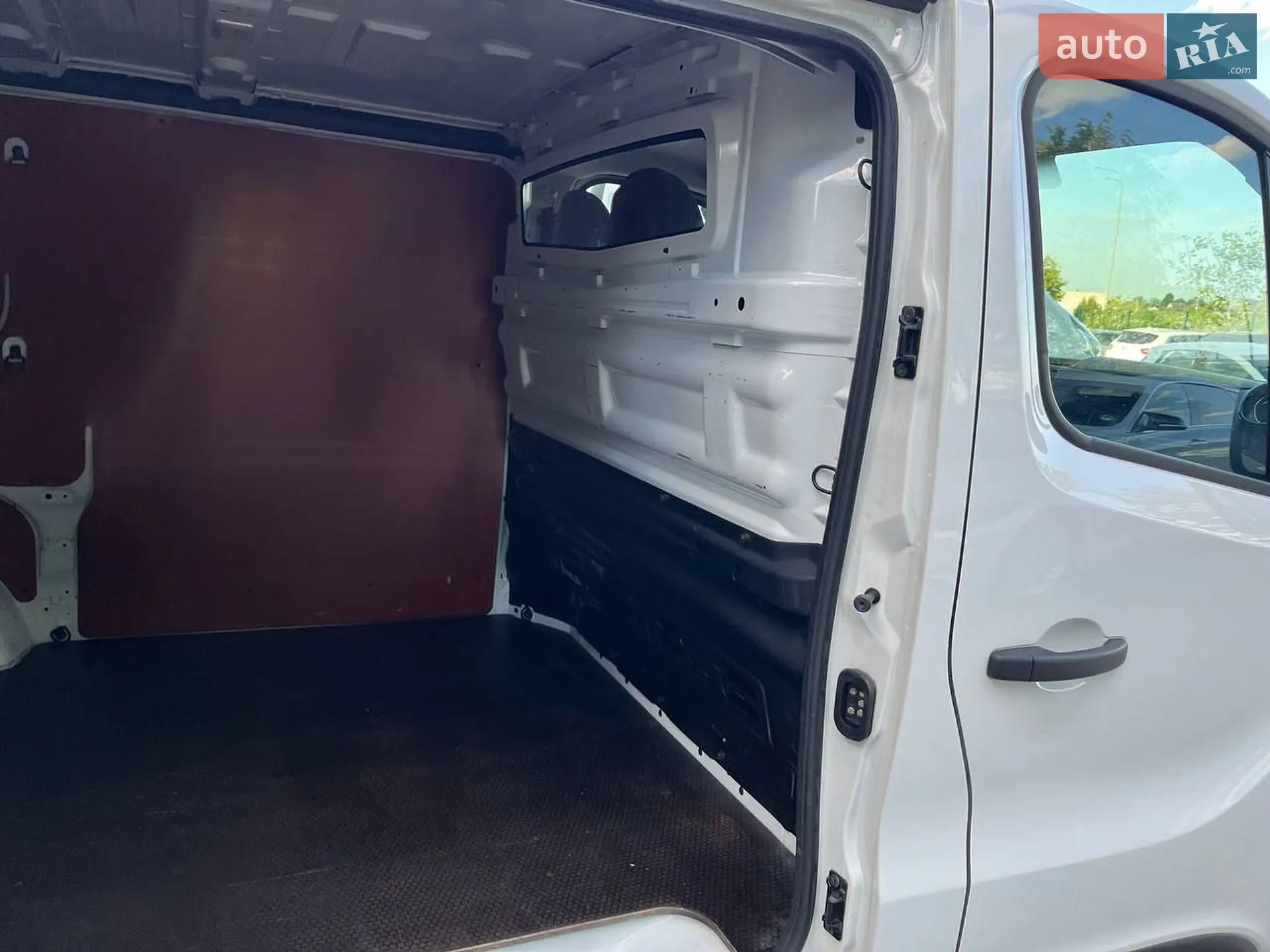 2020 Renault Trafic - мініатюра 18