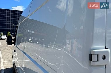 Вантажний фургон Renault Master 2017 в Луцьку