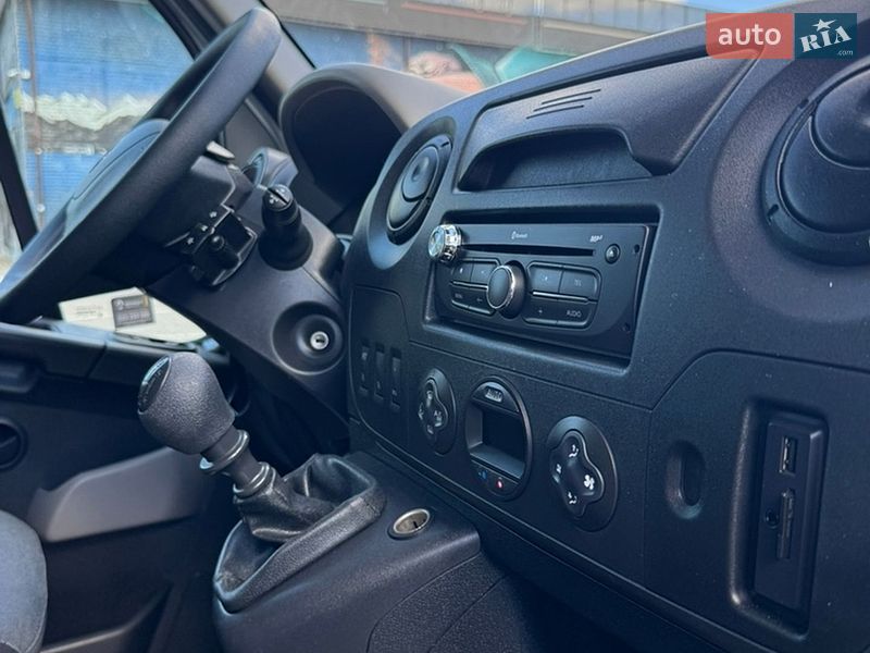 Вантажний фургон Renault Master 2017 в Луцьку