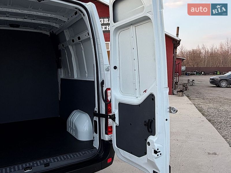 Вантажопасажирський фургон Renault Master 2017 в Млиніві фото 15 Вантажопасажирський фургон Renault Master 2017 в Млиніві