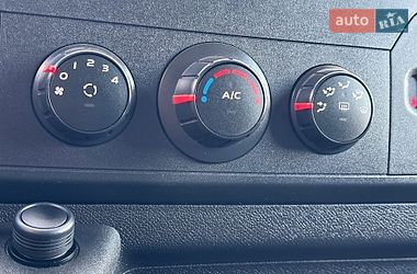 Вантажний фургон Renault Master 2017 в Львові
