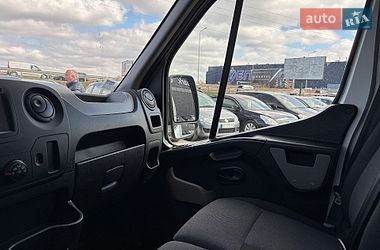 Вантажний фургон Renault Master 2017 в Львові