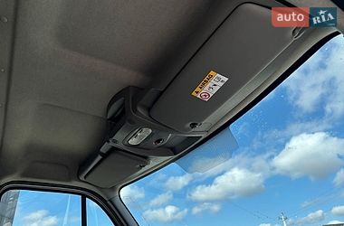 Вантажний фургон Renault Master 2017 в Львові