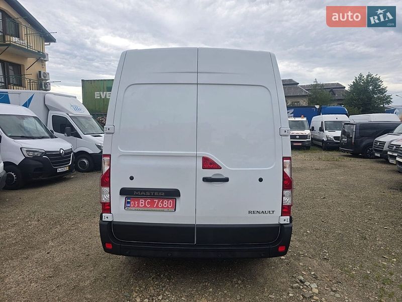 Вантажний фургон Renault Master 2022 в Стрию