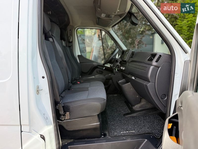 Грузовой фургон Renault Master 2022 в Львове