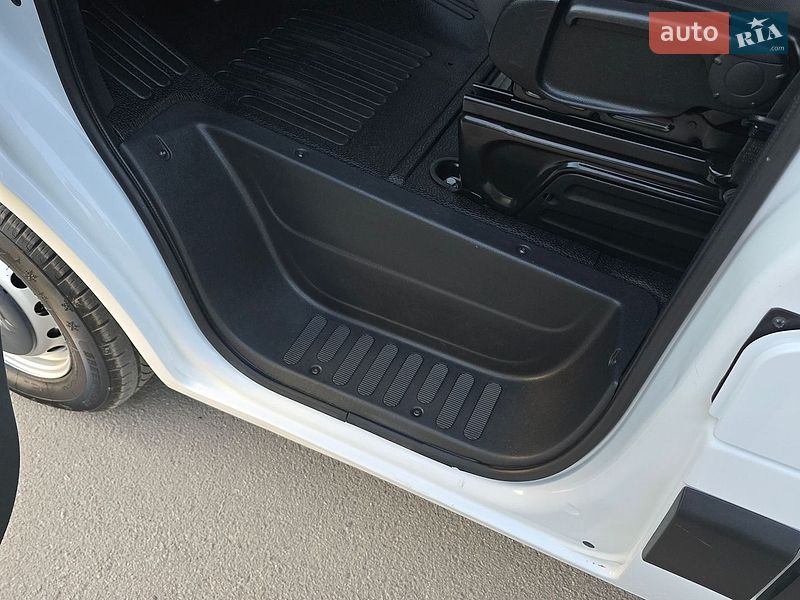 Грузовой фургон Renault Master 2019 в Житомире