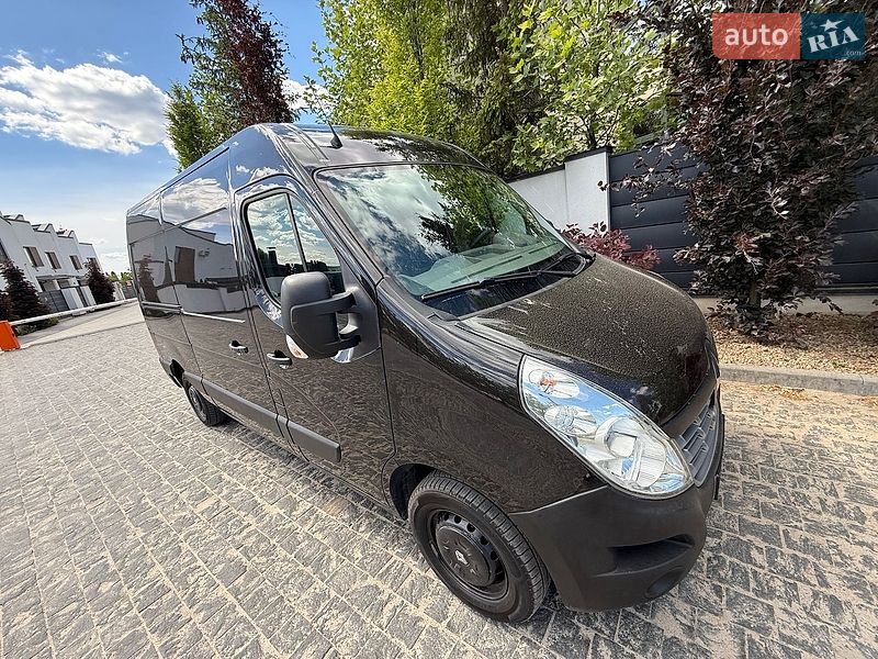 Вантажний фургон Renault Master 2016 в Львові