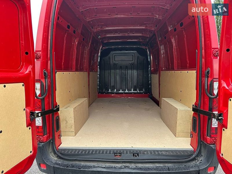 Грузовой фургон Renault Master 2017 в Дубно