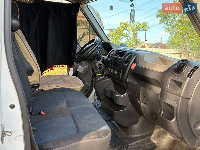 Грузовой фургон Renault Master 2016 в Ужгороде