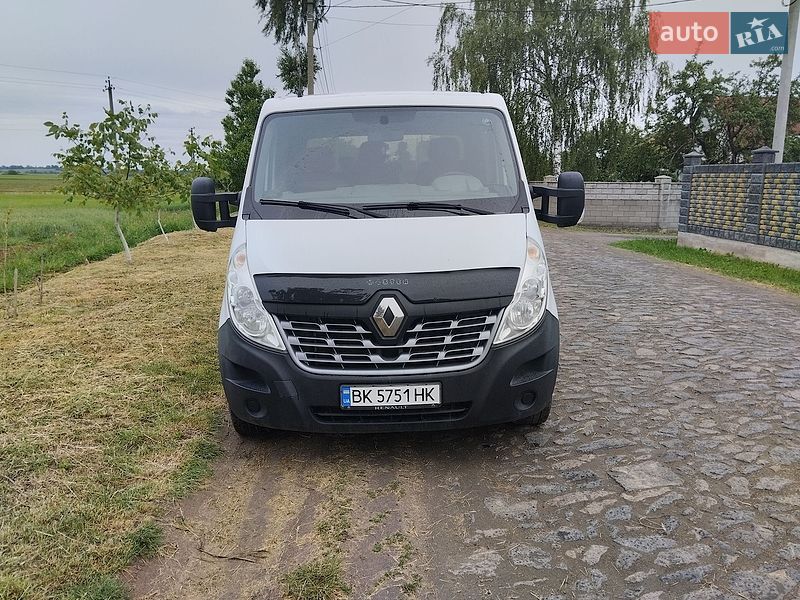 Эвакуатор Renault Master 2017 в Дубно
