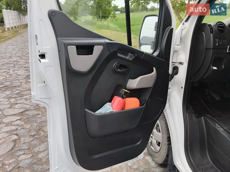 Эвакуатор Renault Master 2017 в Дубно