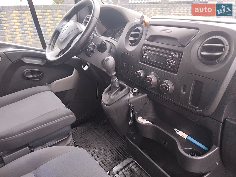 Эвакуатор Renault Master 2017 в Дубно
