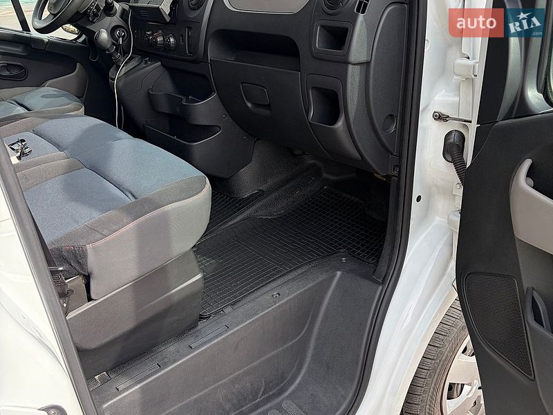 Грузовой фургон Renault Master 2016 в Киеве