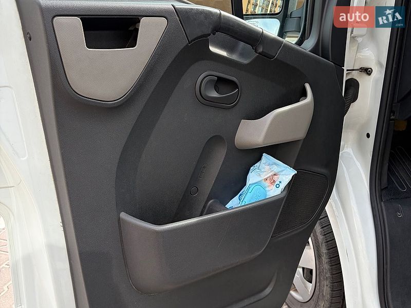 Грузовой фургон Renault Master 2016 в Киеве
