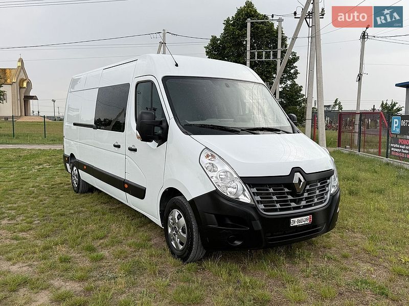 Вантажний фургон Renault Master 2017 в Львові