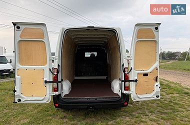Вантажний фургон Renault Master 2017 в Львові