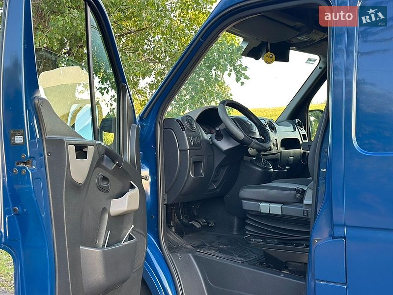 Вантажний фургон Renault Master 2017 в Первомайську
