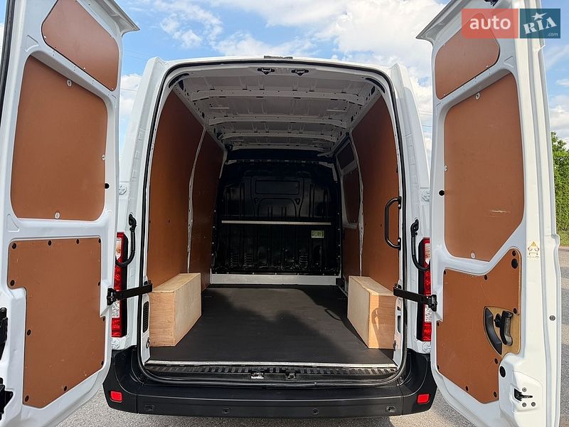 Вантажний фургон Renault Master 2021 в Дубні