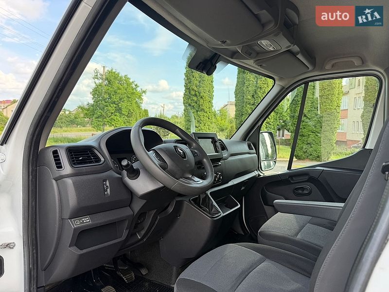 Вантажний фургон Renault Master 2021 в Дубні