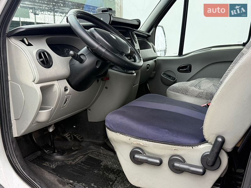 Вантажопасажирський фургон Renault Master 2006 в Володимирі