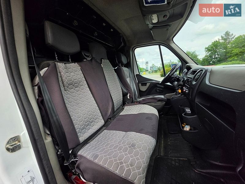 Грузовой фургон Renault Master 2017 в Тернополе