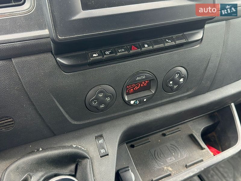 Вантажний фургон Renault Master 2020 в Львові