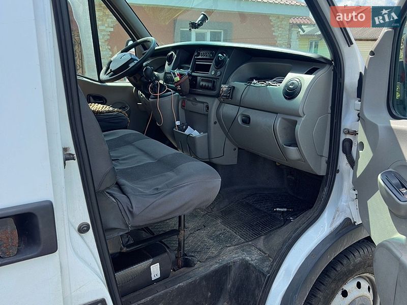 Вантажний фургон Renault Master 2008 в Баранівці