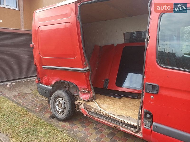 Минивэн Renault Master 2000 в Городке
