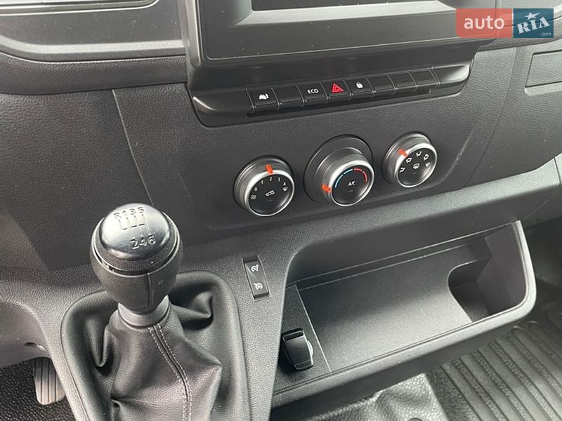 Грузовой фургон Renault Master 2022 в Луцке