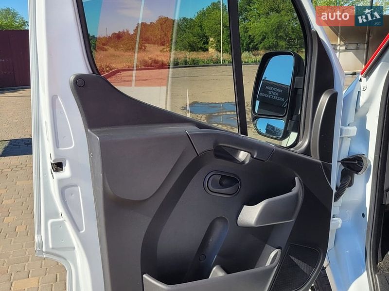 Микроавтобус грузовой (до 3,5т) Renault Master 2023 в Николаеве