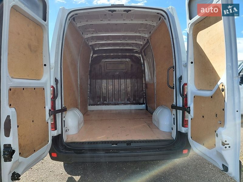 Вантажний фургон Renault Master 2022 в Івано-Франківську