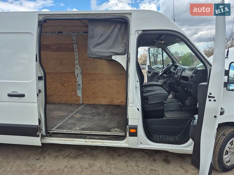 Грузовой фургон Renault Master 2017 в Дрогобыче